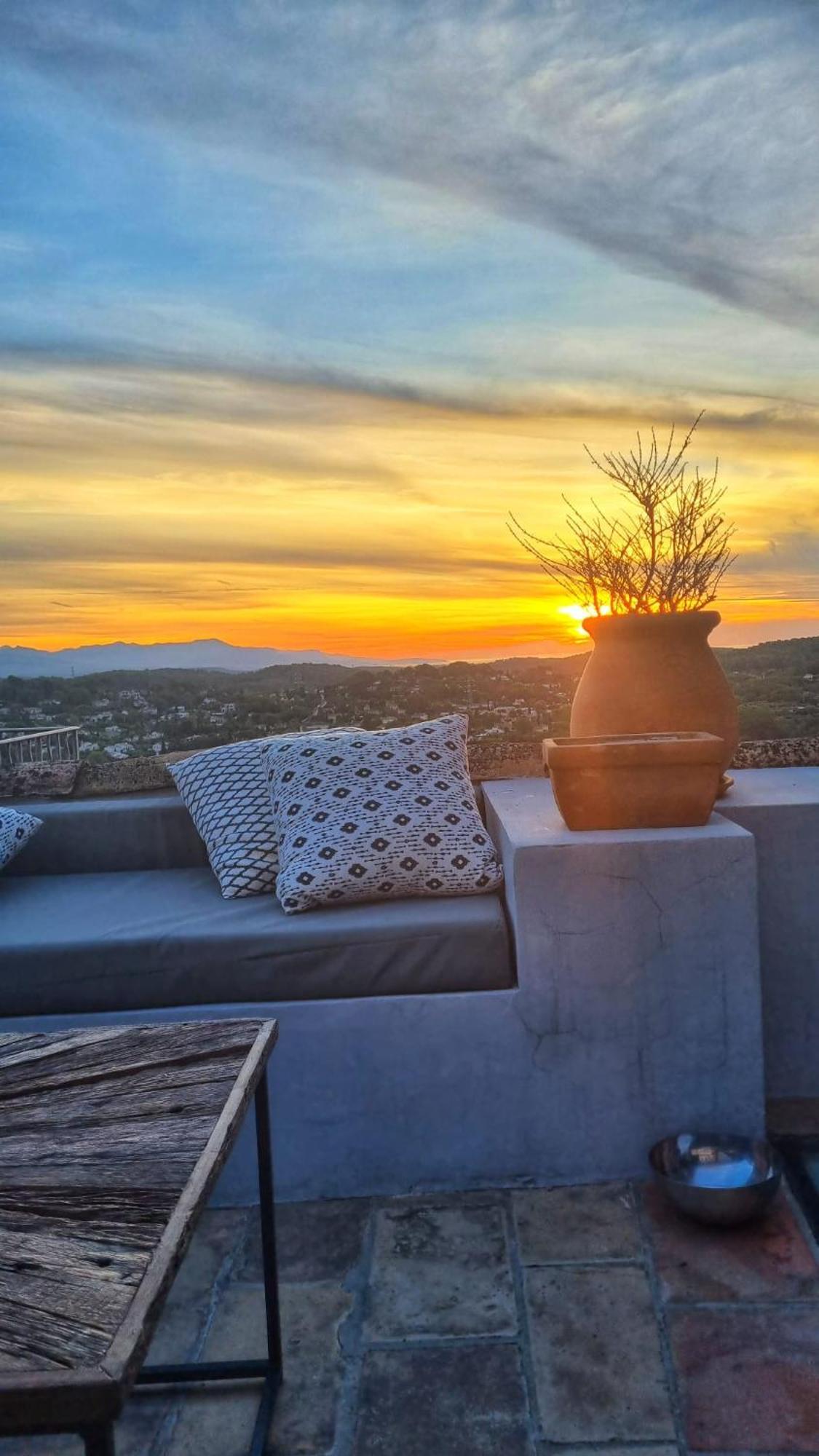 Townhouse Mougins In The Old Village, Fantastic View, Sea And Mountains 外观 照片